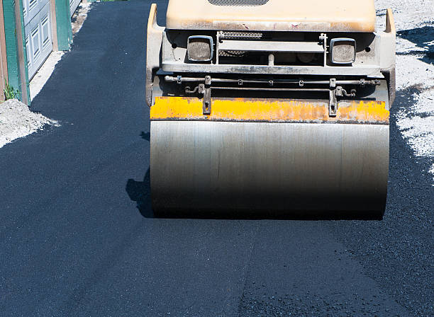 Best Driveway Snow Removal Preparation  in Briarcliff, TX